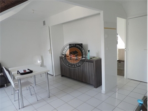 appartement à la location -   02800  LA FERE, surface 30 m2 location appartement - APR720405